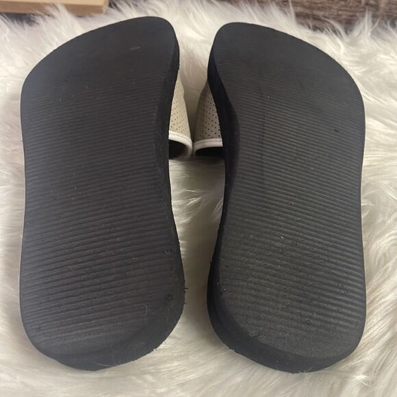 Tommy Hilfiger Ladies Slides , Size 6.5-7 - Picture 8 of 9